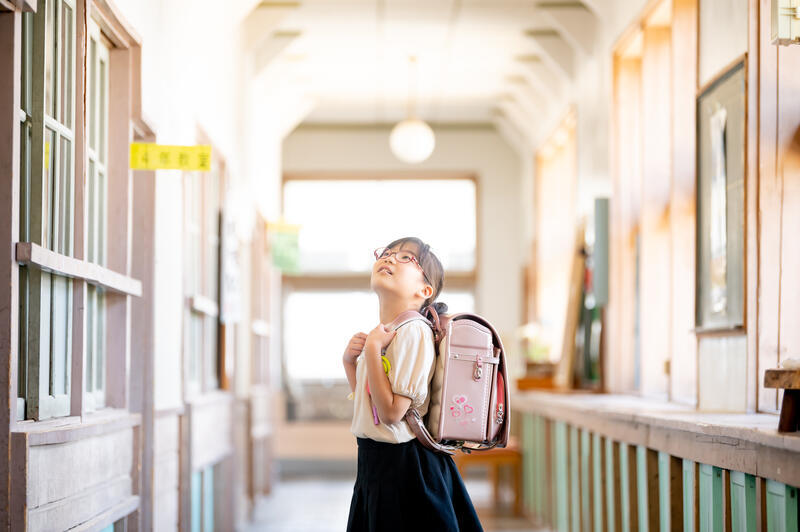 卒業式の廊下